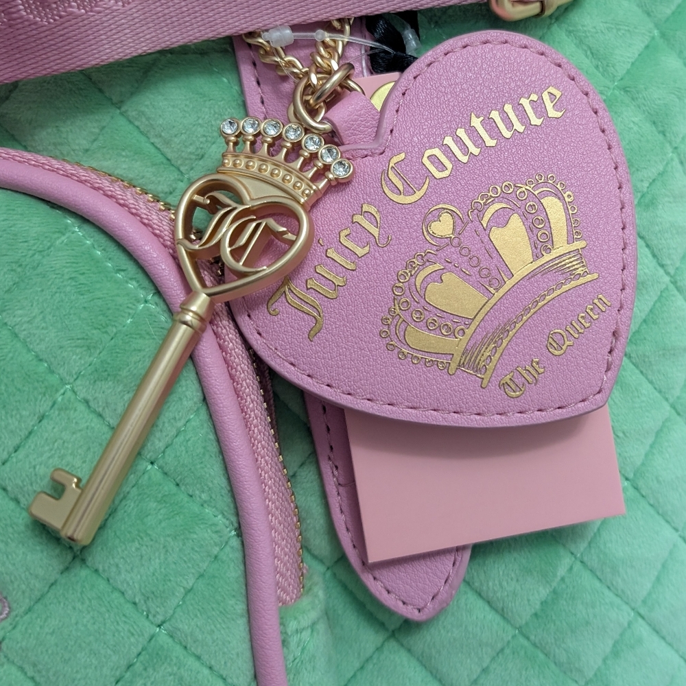 โSOLDโJuicy Couture Quilted Tale Weekender Tote, XL Bag w/ Crossbody Strap - Picture 5 of 17